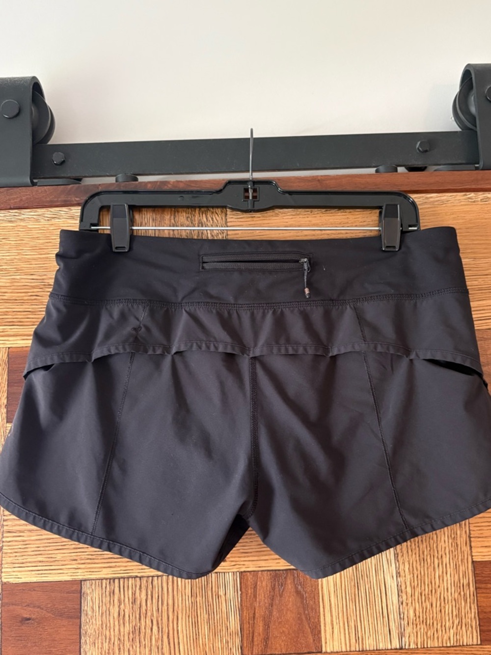 Lululemon | Speed Up Low Rise 2.5” Shorts Black 8 - Picture 6 of 9